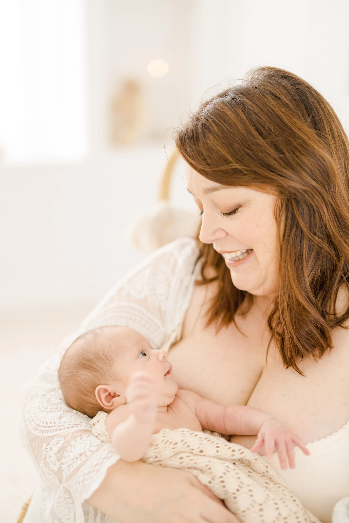 bonheur sourire enfant marron gris
